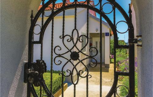 Two-Bedroom Holiday Home In Kastel Novi