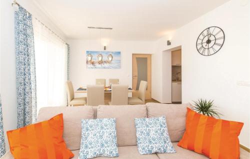 Two-Bedroom Holiday Home In Kastel Novi