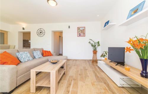 Two-Bedroom Holiday Home In Kastel Novi