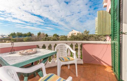 Cozy Apartment In Sukosan With Wifi