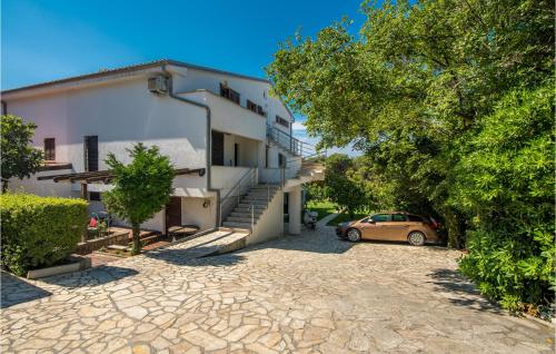 Cozy Apartment In Krk With House Sea View