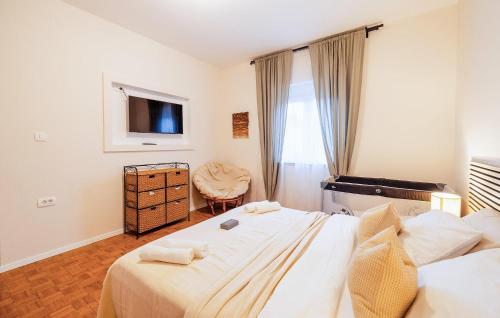 Ένα ή περισσότερα κρεβάτια σε δωμάτιο στο Stunning Home In Seline With Wifi