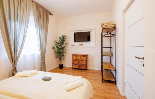 Ένα ή περισσότερα κρεβάτια σε δωμάτιο στο Stunning Home In Seline With Wifi