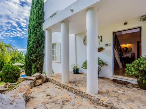 Villa Jacaranda-Pool, Sea View & Mature Garden