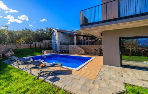 Πισίνα στο ή κοντά στο Amazing Home In Klanice With Sauna