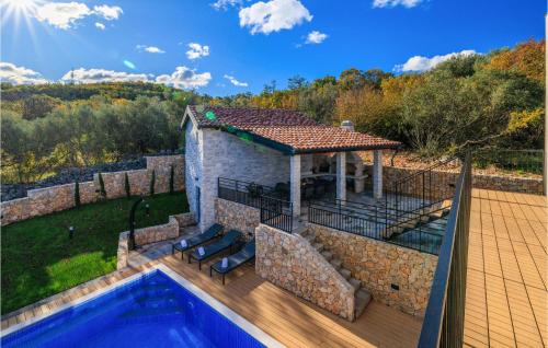 Πισίνα στο ή κοντά στο Amazing Home In Klanice With Sauna