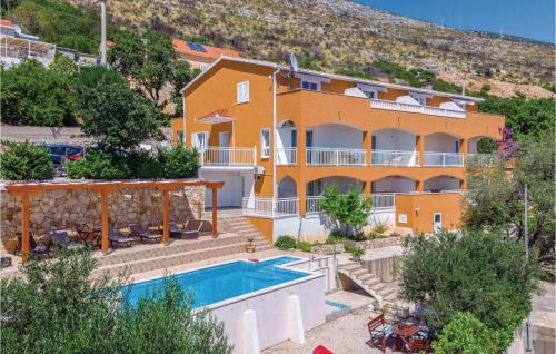 3 Bedroom Lovely Apartment In Orebic