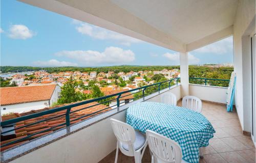 3 Bedroom Beach Front Apartment In Pula