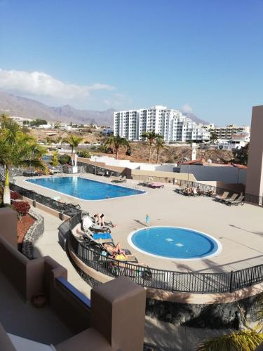 Top Rated Apartment Huge Sunny Terrace Heated Pool Parking Wifi