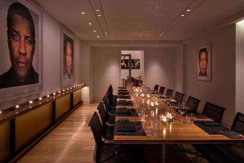 Beverly Wilshire, A Four Seasons Hotel Image