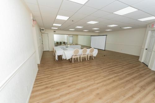 Konferenční prostory v ubytování Boardwalk Inn and Suites