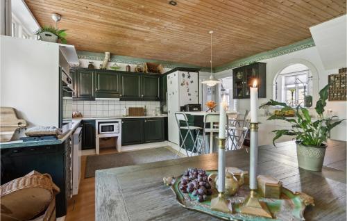 Η κουζίνα ή μικρή κουζίνα στο Lovely Home In Gesten