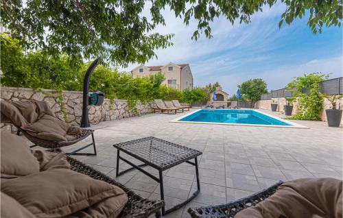 Awesome Home In Vodice