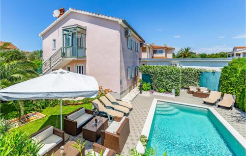 4 Bedroom Beautiful Home In Stinjan