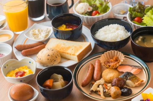 福岡市にある南福岡グリーンホテル-Minami Fukuoka Green Hotelの食器