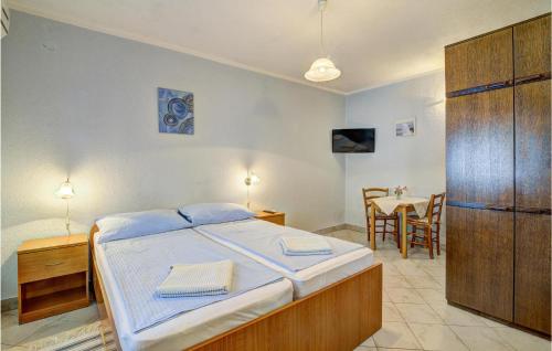 Gorgeous Apartment In Senj With House Sea View