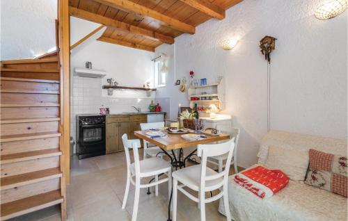 Η κουζίνα ή μικρή κουζίνα στο Amazing Apartment In Barbat