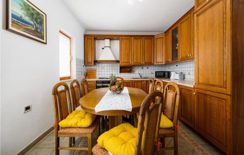 Gorgeous Apartment In Labin