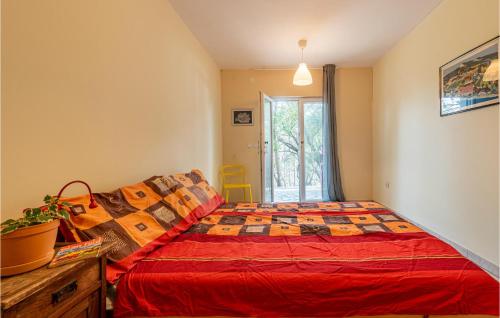 Posteľ alebo postele v izbe v ubytovaní Awesome Apartment In Novalja
