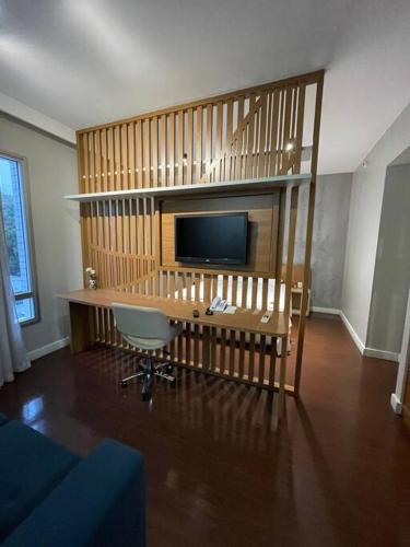 Μια τηλεόραση ή/και κέντρο ψυχαγωγίας στο lindo flat no mercure