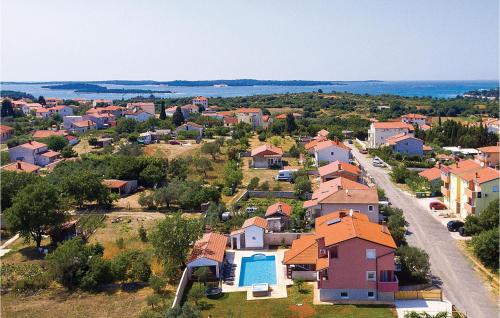 8 Bedroom Awesome Home In Pula