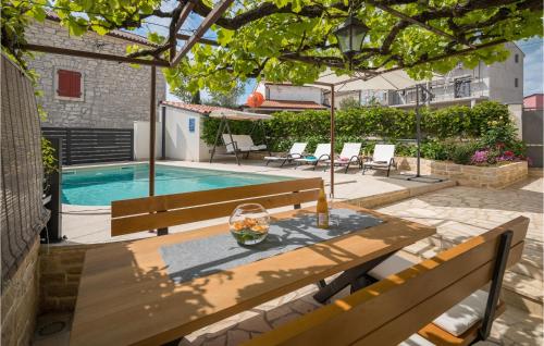 Gorgeous Home In Porec