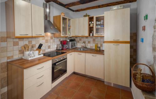 Gorgeous Home In Porec