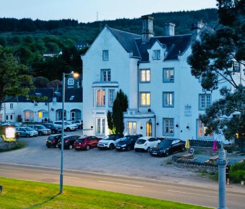 Nespecifikovaný výhled na hory nebo výhled na hory při pohledu z hotelu