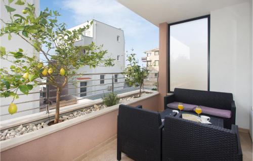 Lovely Apartment In Makarska With Wifi