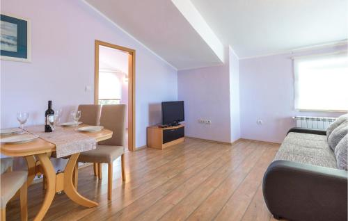 Amazing Apartment In Fazana With Wifi