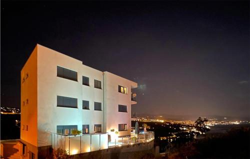 Fotografie z fotogalerie ubytování Three-Bedroom Holiday Home In Opatija v destinaci Opatija