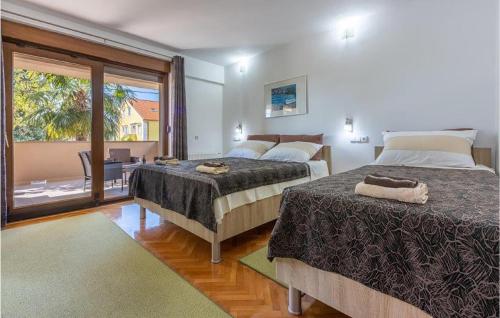 Nice Apartment In Dramalj With Swimming Pool