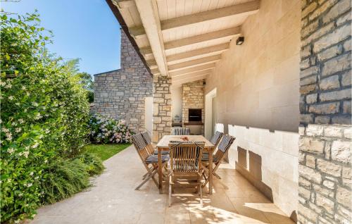 Gorgeous Home In Fazana