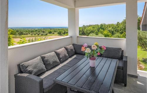Balkón alebo terasa v ubytovaní 0-Bedroom Apartment In Porec