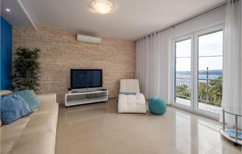 Amazing Home In Dramalj