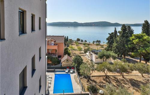 Cozy Apartment In Seget Donji With Wifi