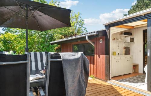 Un patio o zona al aire libre en 3 Bedroom Awesome Home In Hørve