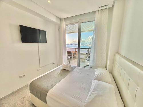 GEMELOS 28 10-C Levante Beach