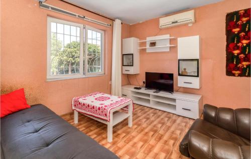 1 Bedroom Beautiful Apartment In Crikvenica