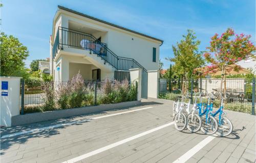 Amazing Apartment In Sukosan With Wifi