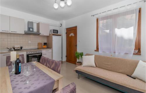 Cozy Apartment In Dramalj With Wifi