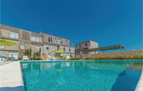 Cozy Apartment In Povljana With Kitchen