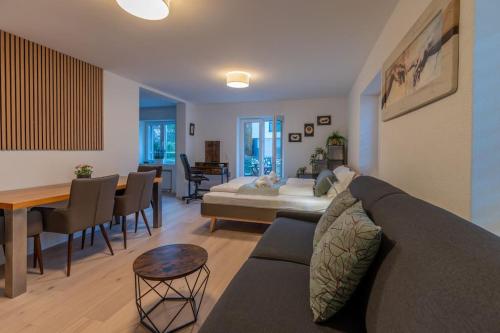 Jasminkas Host 2, Ruhig, City und Naturnah, Gratis Parkplatz und Balkon
