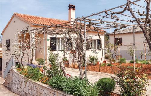 1 Bedroom Awesome Apartment In Pula