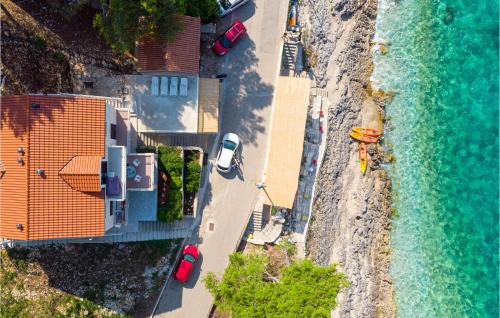 an overhead view of a beach and the ocean at Holiday Home Prigradica Bb Cr in Prigradica
