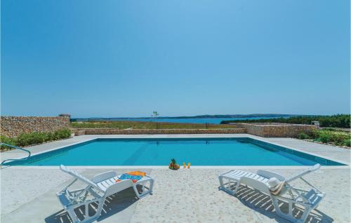 2 Bedroom Amazing Apartment In Povljana