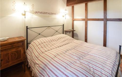 Кровать или кровати в номере Amazing Apartment In Ficulle With Wifi