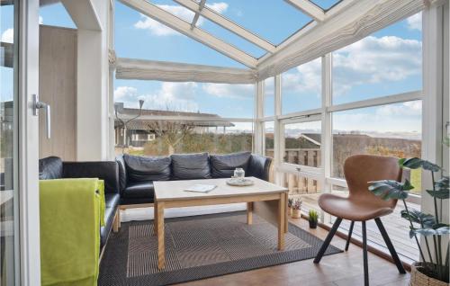 Χώρος καθιστικού στο Nice Home In Sjølund With Wifi