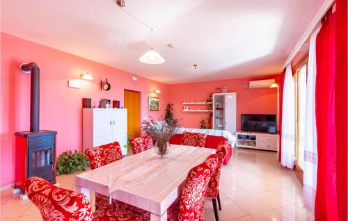 Kuchyň nebo kuchyňský kout v ubytování Holiday Home Prizba Bb