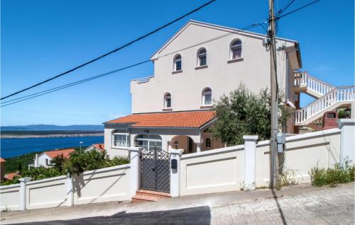 Lovely Apartment In Dramalj With Wifi